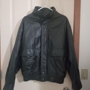 Members Only MEDIUM Black Leather Jacket Men's GREAT CONDITION! zippers/snaps.